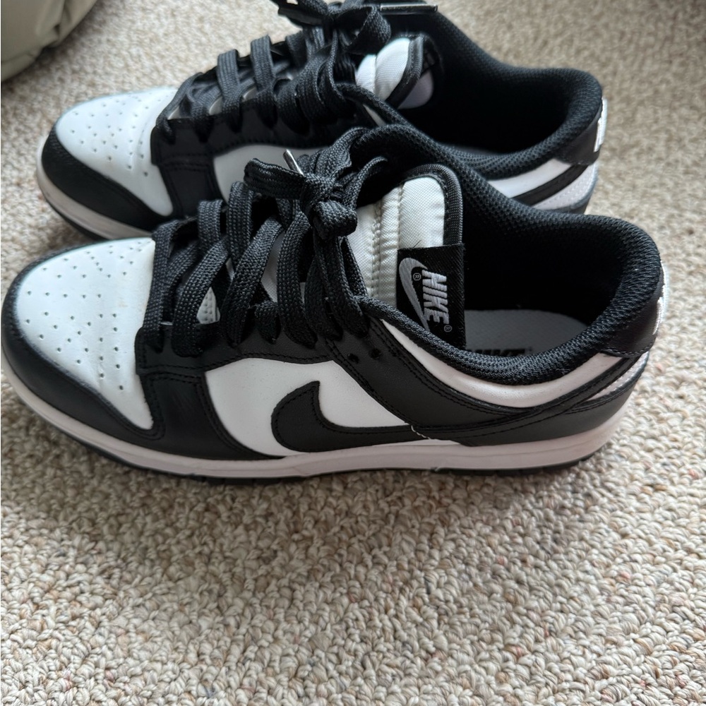 Nike panda low Classic Black and White dunks